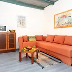 Tatil Evi Family Friendly House With A Swimming Pool Valtura, Pula - 7325 *